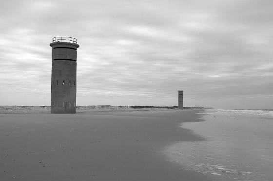 TowerBeachBW.jpg