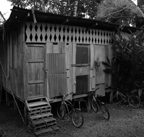 CoclesBeachHut.jpg